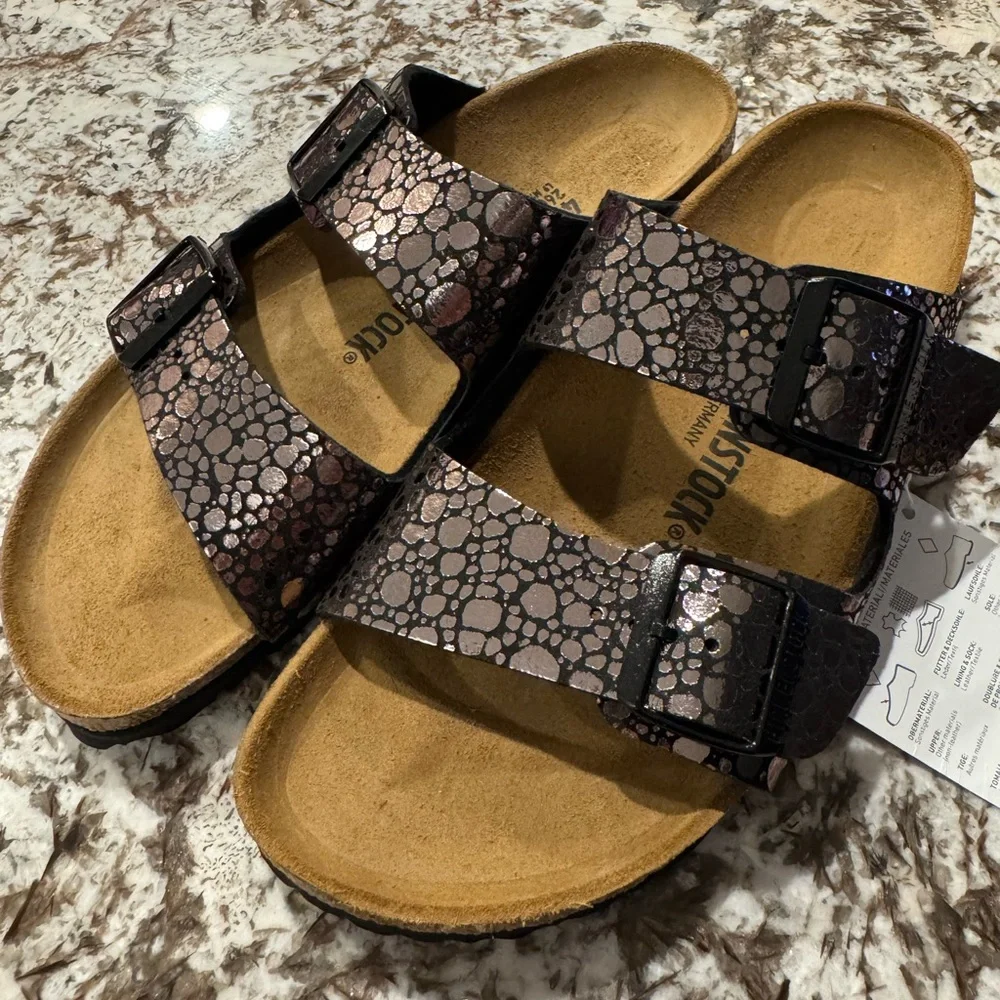 Birkenstock Sandals 🖤 - Picture 5 of 11